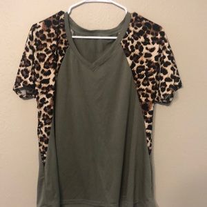 Short sleeve Leopard sleeved shirt